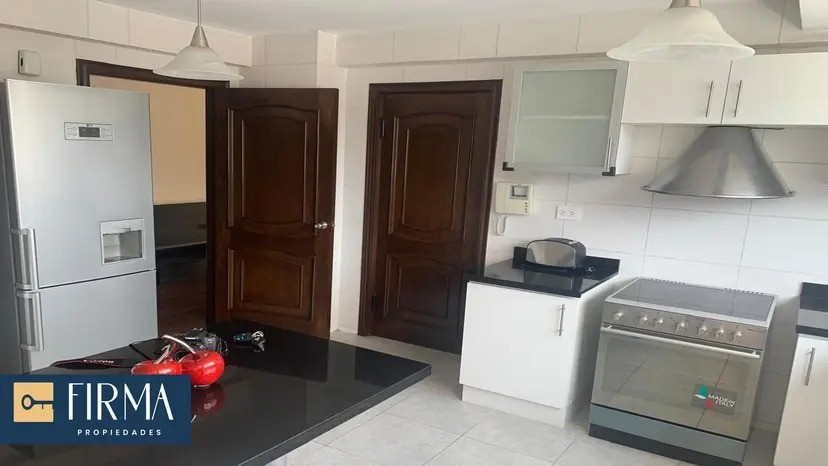 Departamento en Calacoto en La Paz 3 dormitorios 4 baños 1 parqueos Foto 4