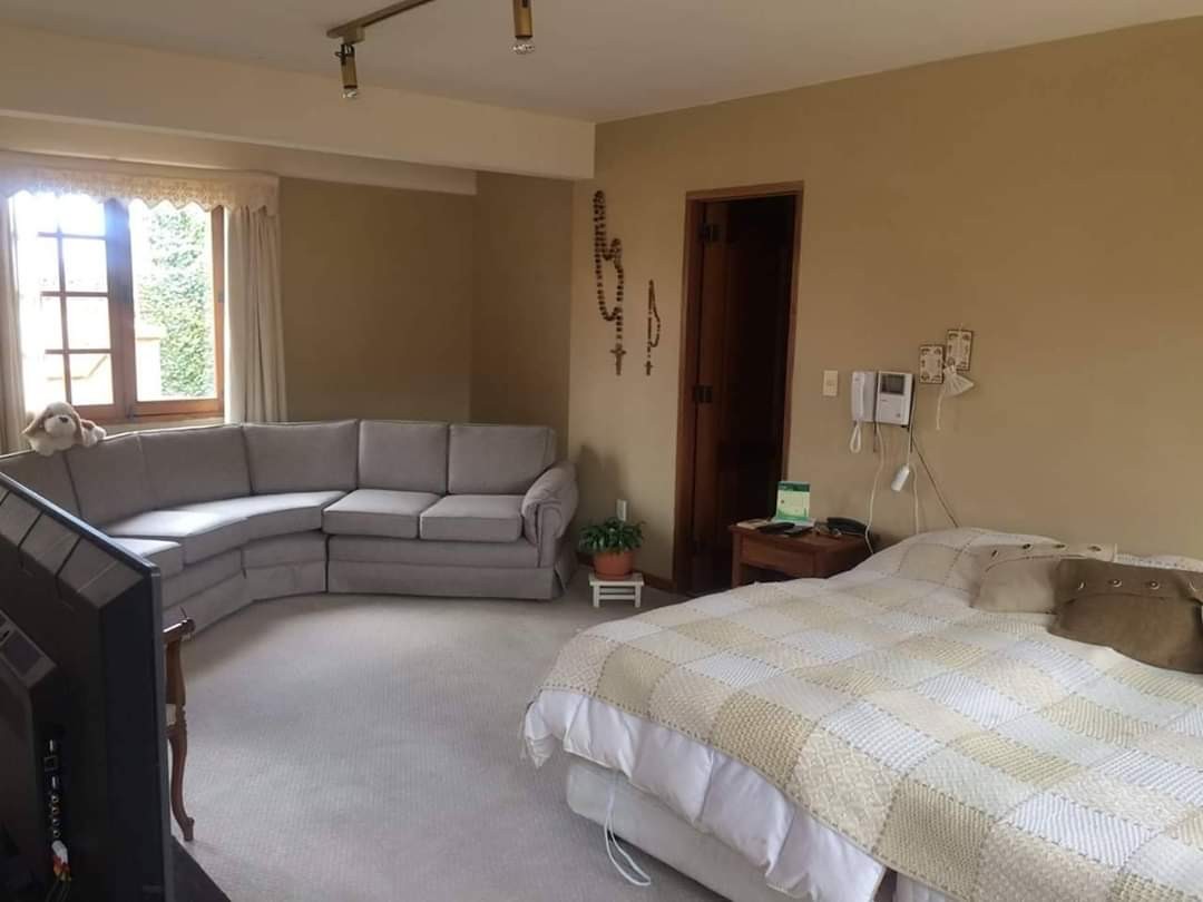 Departamento en Cota Cota en La Paz 5 dormitorios 4 baños 4 parqueos Foto 36