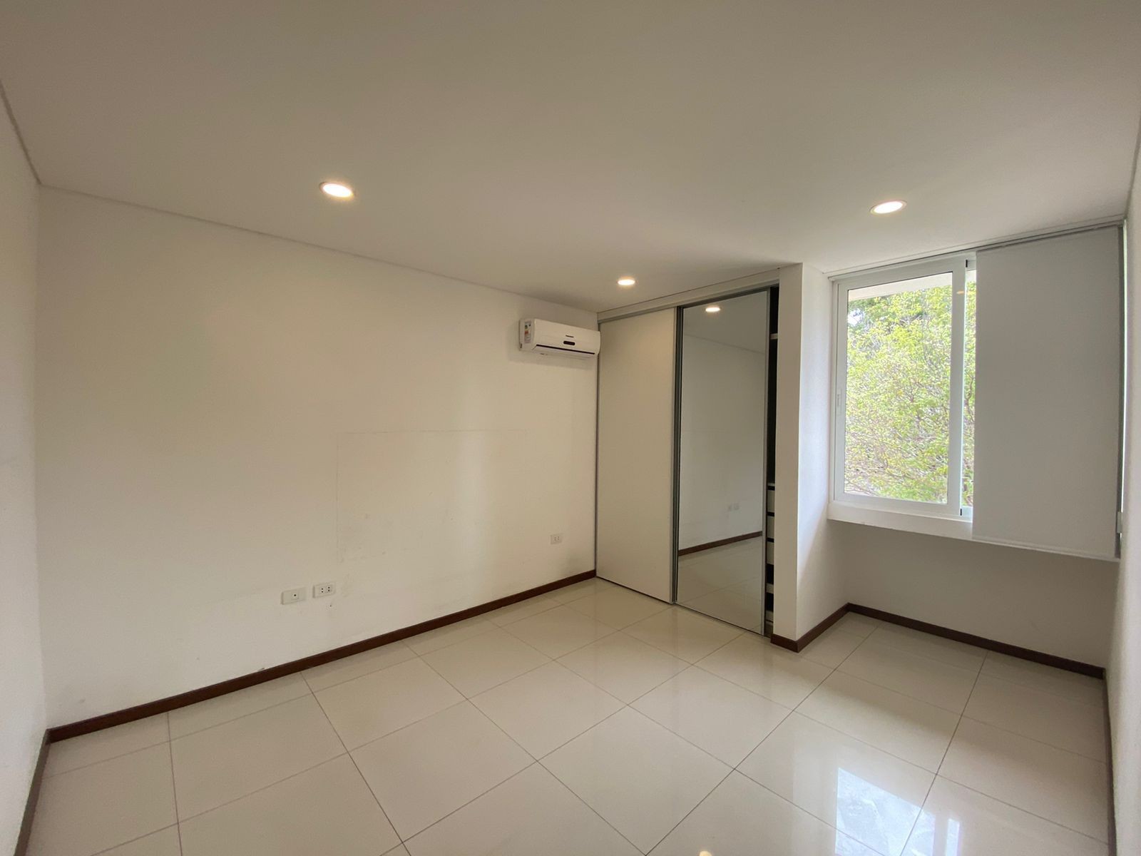 Casa en AlquilerCASA EN ALQUILER CONDOMINIO COSTA DORADA 4to ANILLO Y RADIAL 27 Foto 6