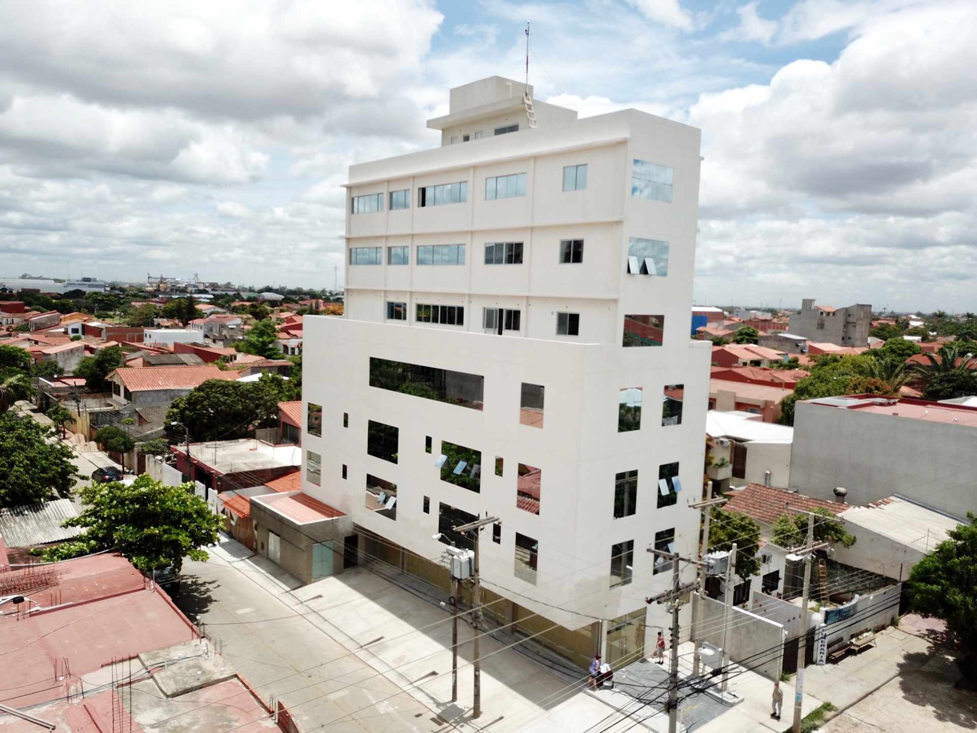 Edificio en VentaTercer anillo externo, entre avenidas Paragua y Guapay Foto 3
