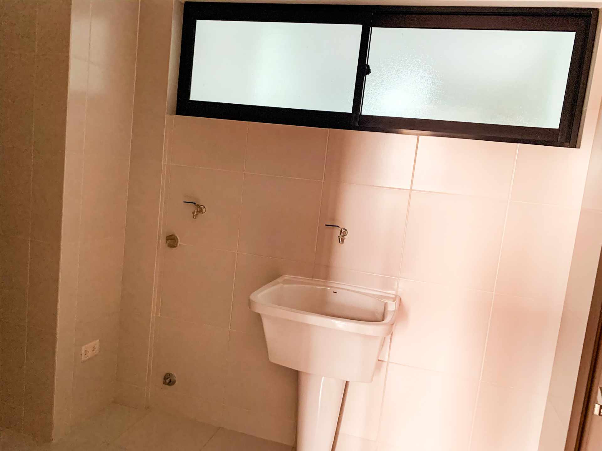 Departamento TORRE 1555 - Av. Gral. Inofuentes entre 21 y 22 de Calacoto. A una cuadra de San Miguel Foto 7