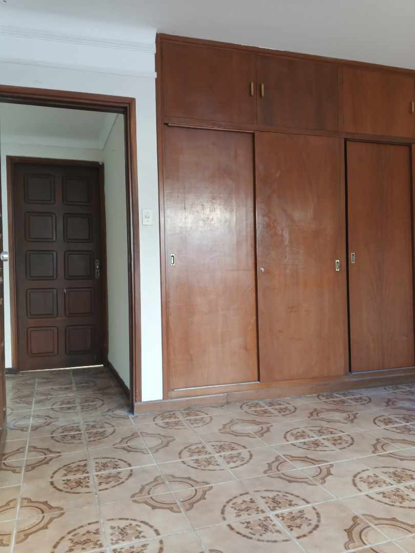 Casa en AlquilerAlquiler de Casa sobre Av 3er Anillo  5 dormitorios 4 baños 2 parqueos Foto 15