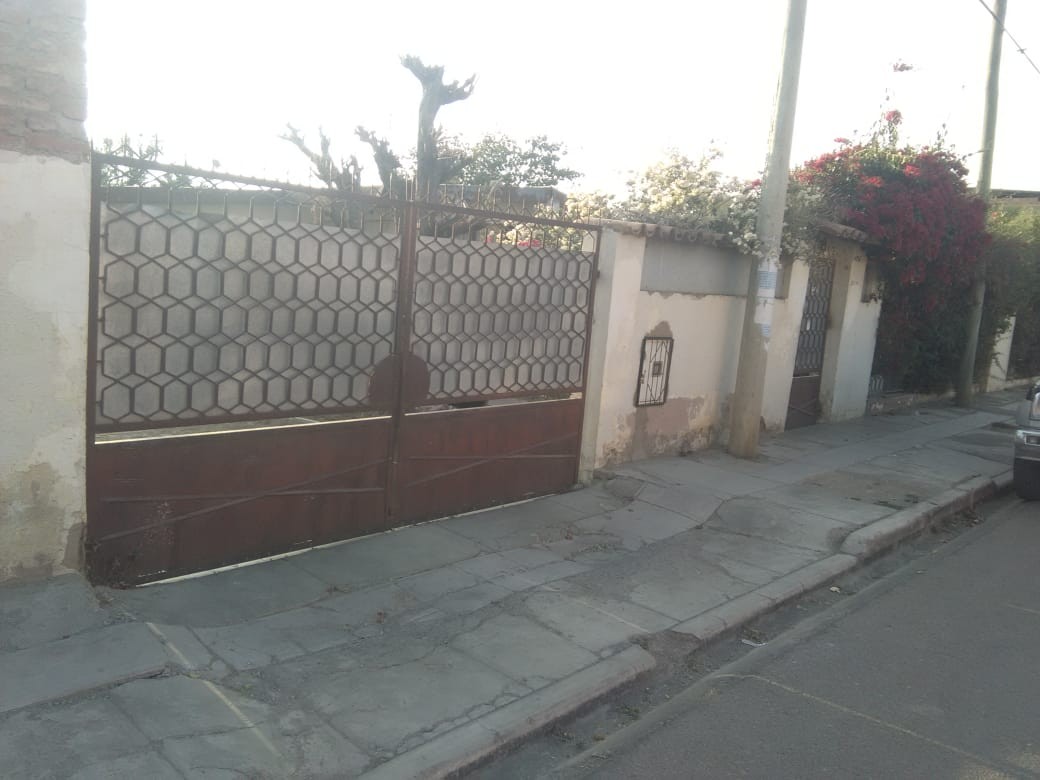 Casa en VentaCalle Claudio Calderon Mendoza entre Alexander Flemming y avenida Victor Urtaza en Villa Busch 6 dormitorios 4 baños 2 parqueos Foto 6