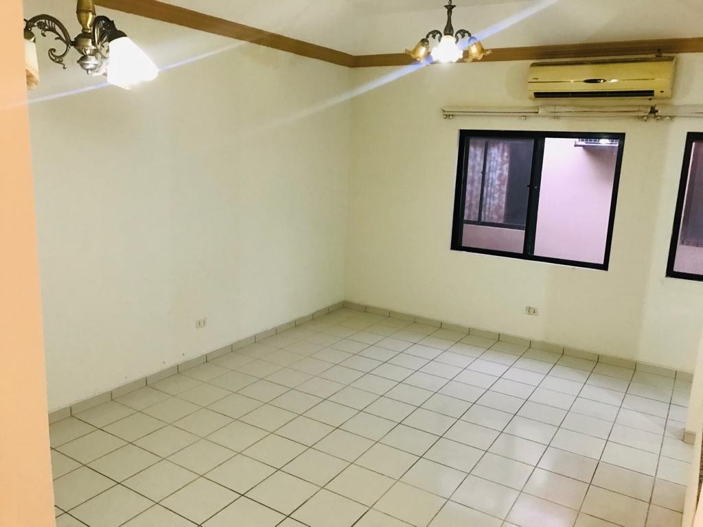 Departamento en VentaZona Oeste, 4to anillo Av Radial 19 Cond Hamburgo 2 dormitorios 2 baños  Foto 2