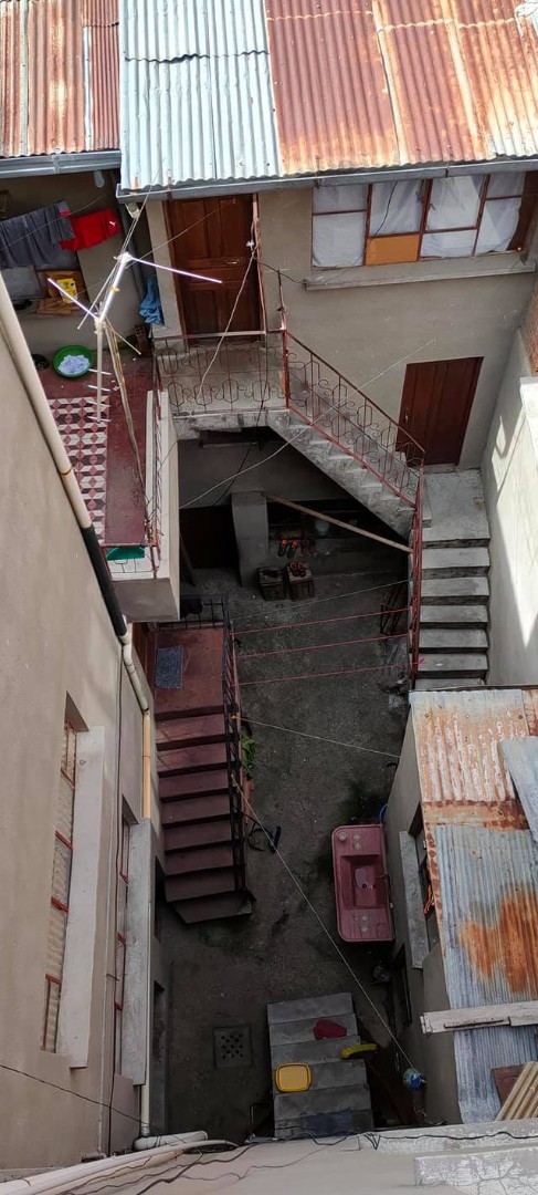 Casa en Tembladerani en La Paz 8 dormitorios 2 baños 1 parqueos Foto 15