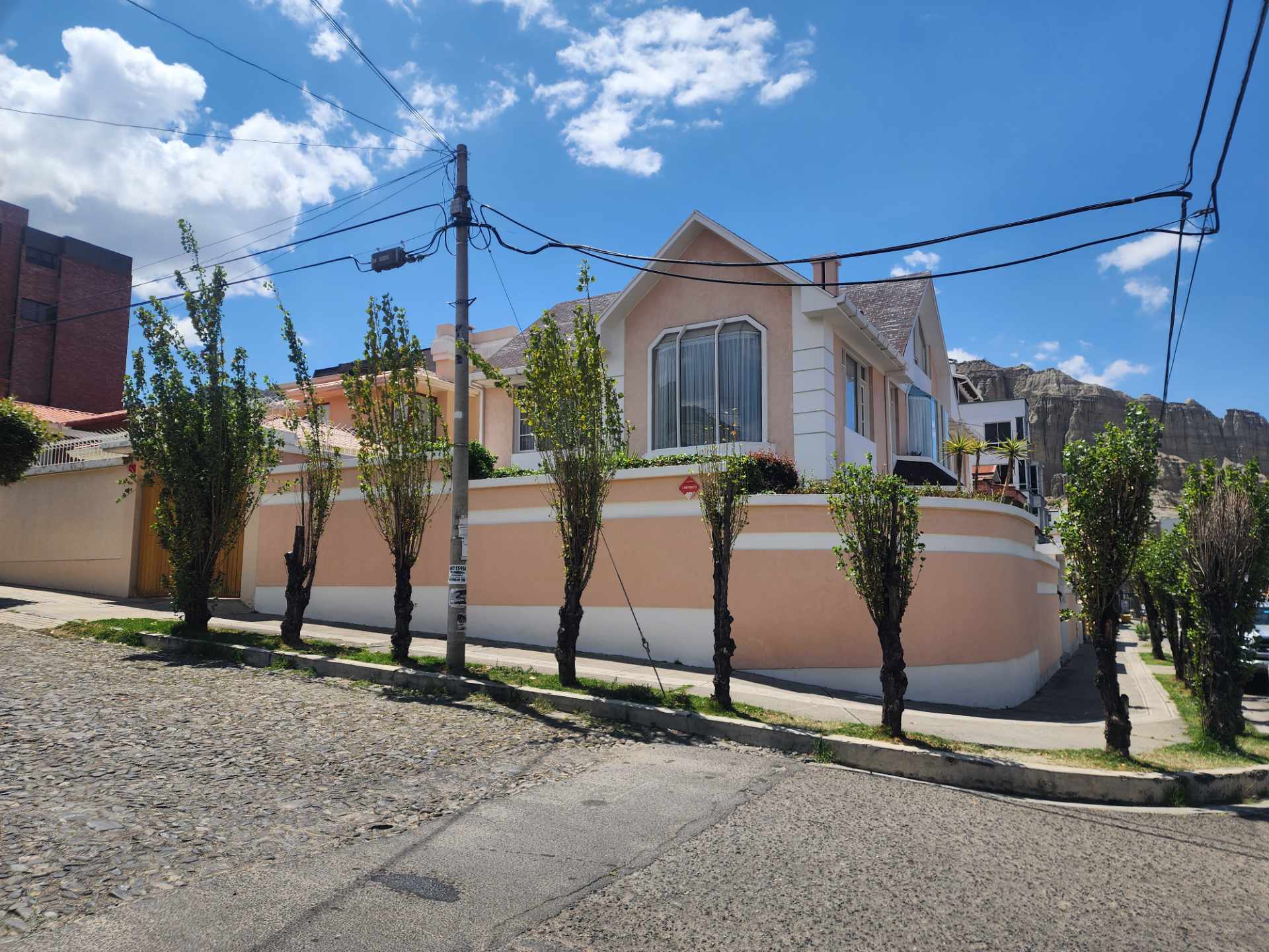 Casa en Achumani en La Paz 4 dormitorios 5 baños 2 parqueos Foto 29