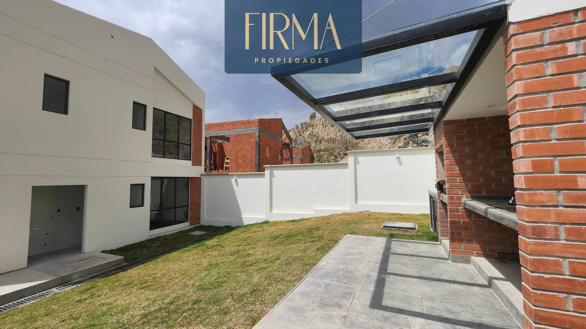 Casa en VentaCASA EN VENTA EN MALLASILLA - URBANIZACIÓN CERRADA 3 dormitorios 5 baños 2 parqueos Foto 5