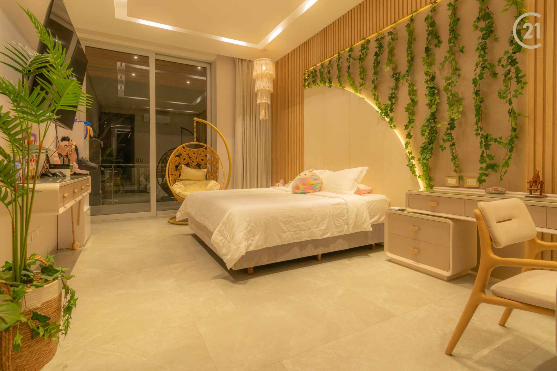 Casa en Urubó en Santa Cruz de la Sierra 7 dormitorios 11 baños 7 parqueos Foto 7