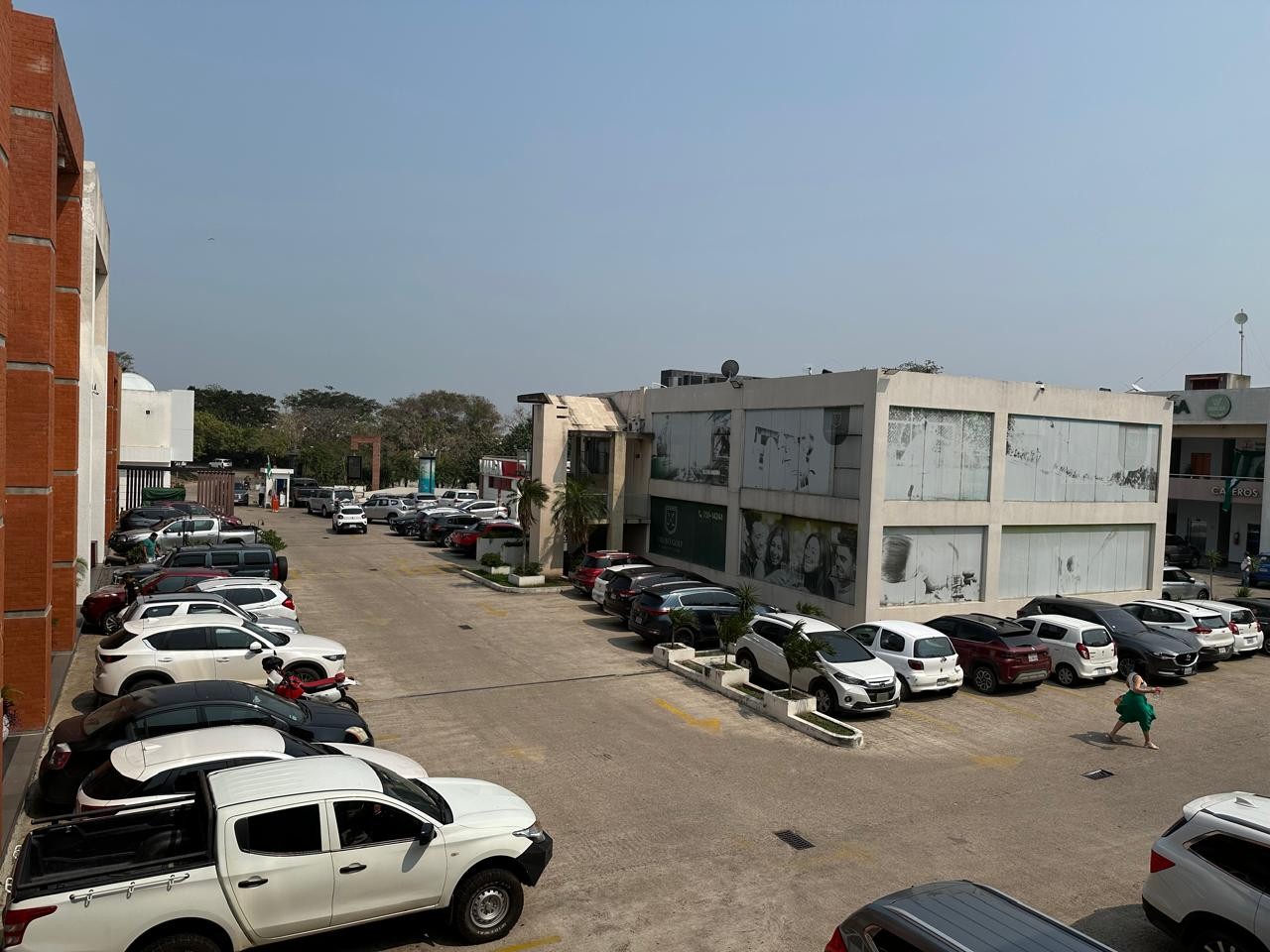 Local comercial en VentaOPORTUNIDAD COMERCIAL EN URUBO OPEN MALL!!!!  7 baños  Foto 6