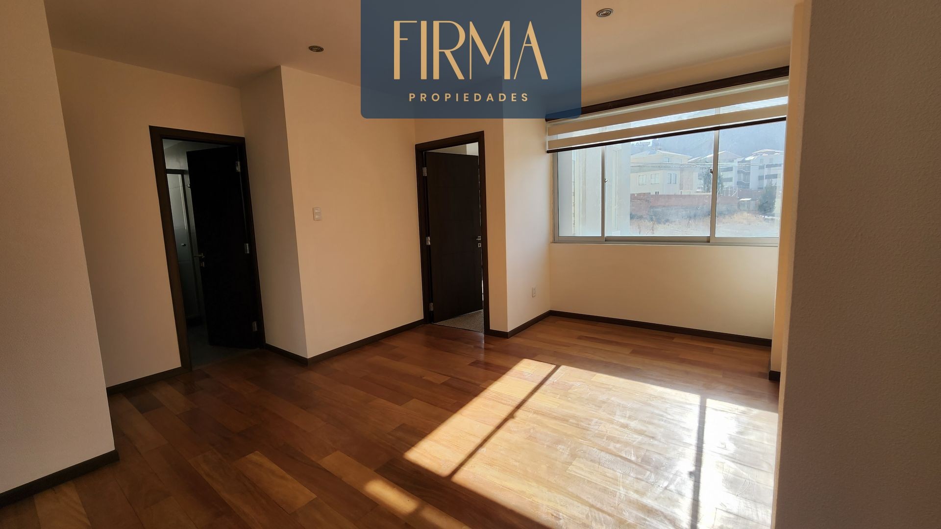 CASA MULTIFAMILIAR EN VENTA, URB. CERRADA MALLASILLA