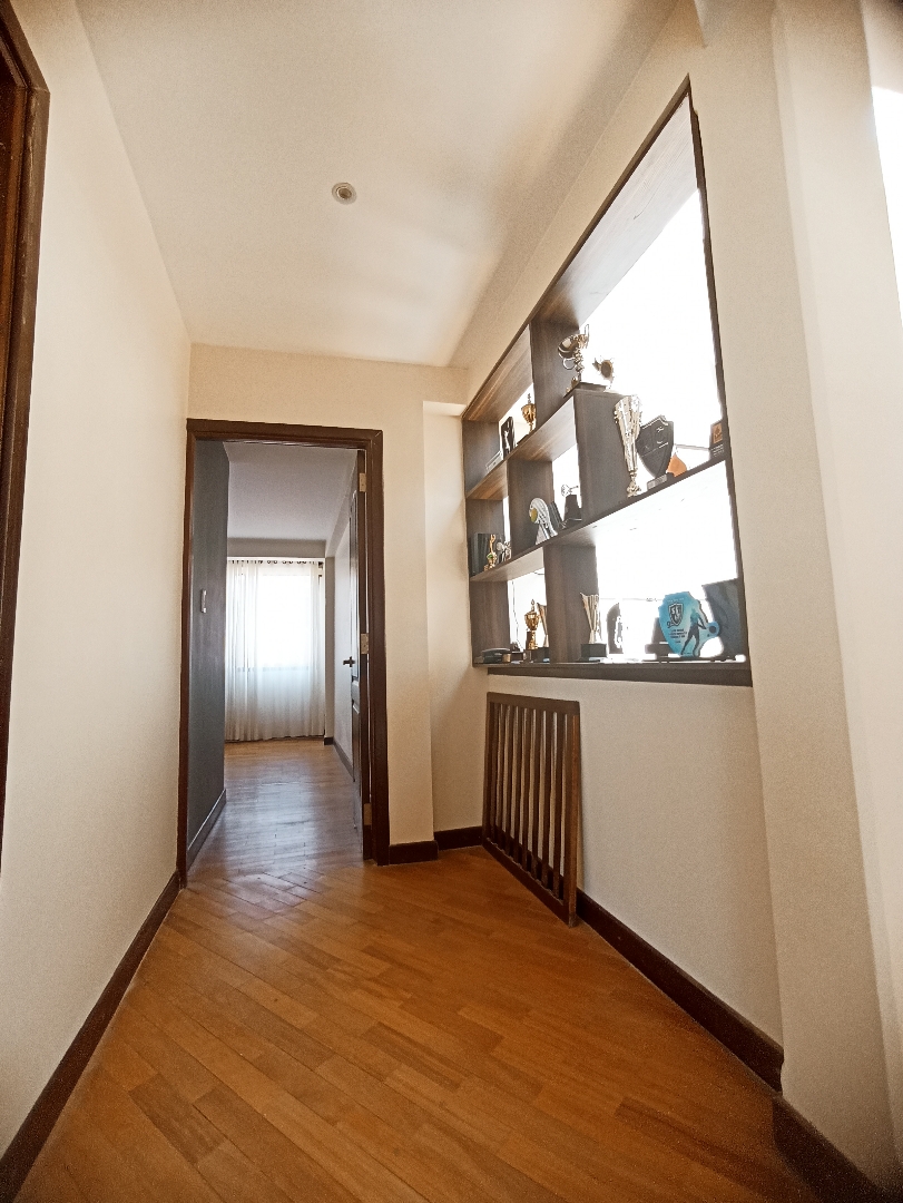 Casa en VentaACHUMANI LOMAS DE ACHUMANI  3 dormitorios 4 baños 2 parqueos Foto 16