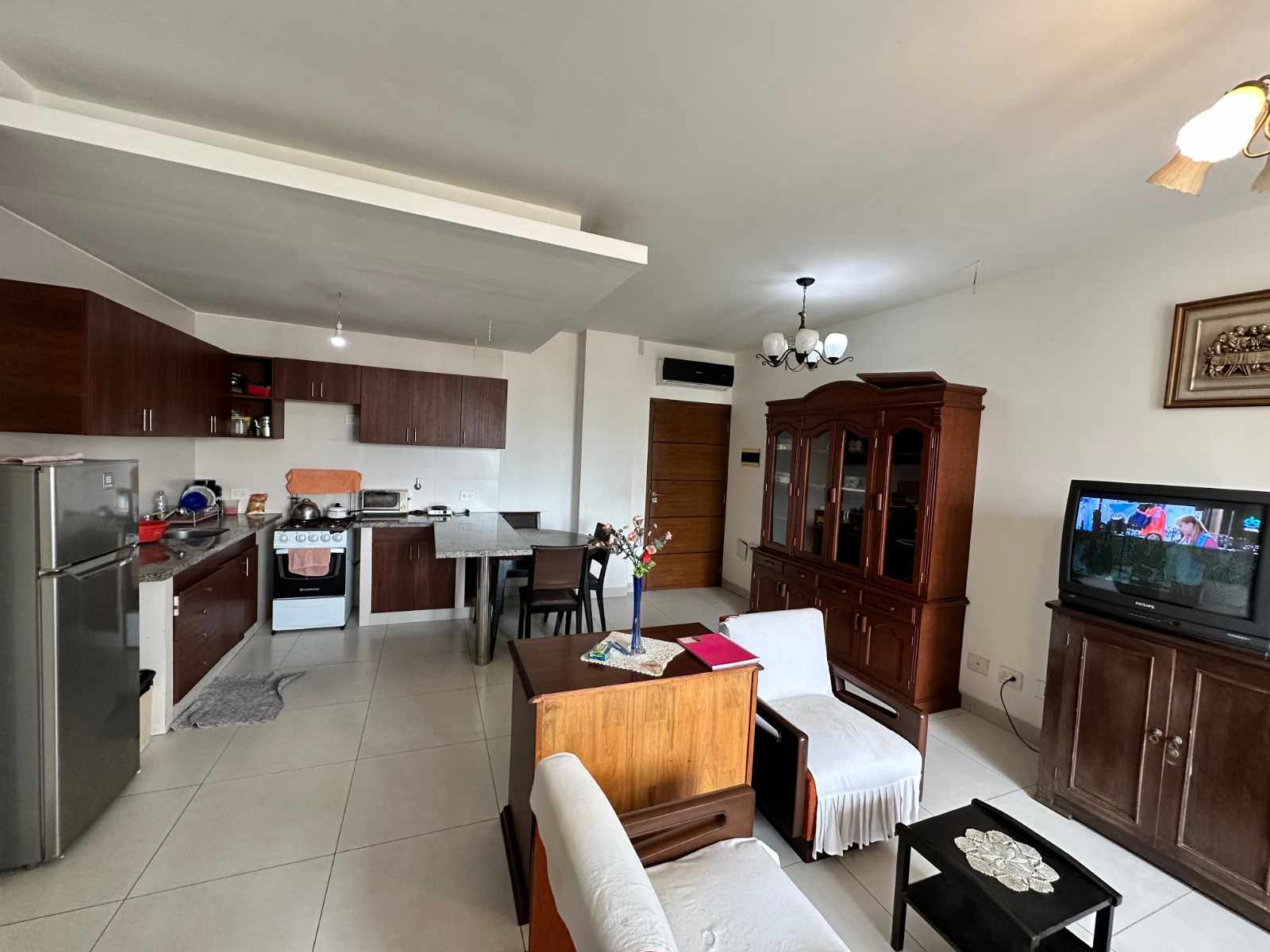 Departamento en Entre 1er y 2do anillo Sur en Santa Cruz de la Sierra 1 dormitorios 1 baños  Foto 2