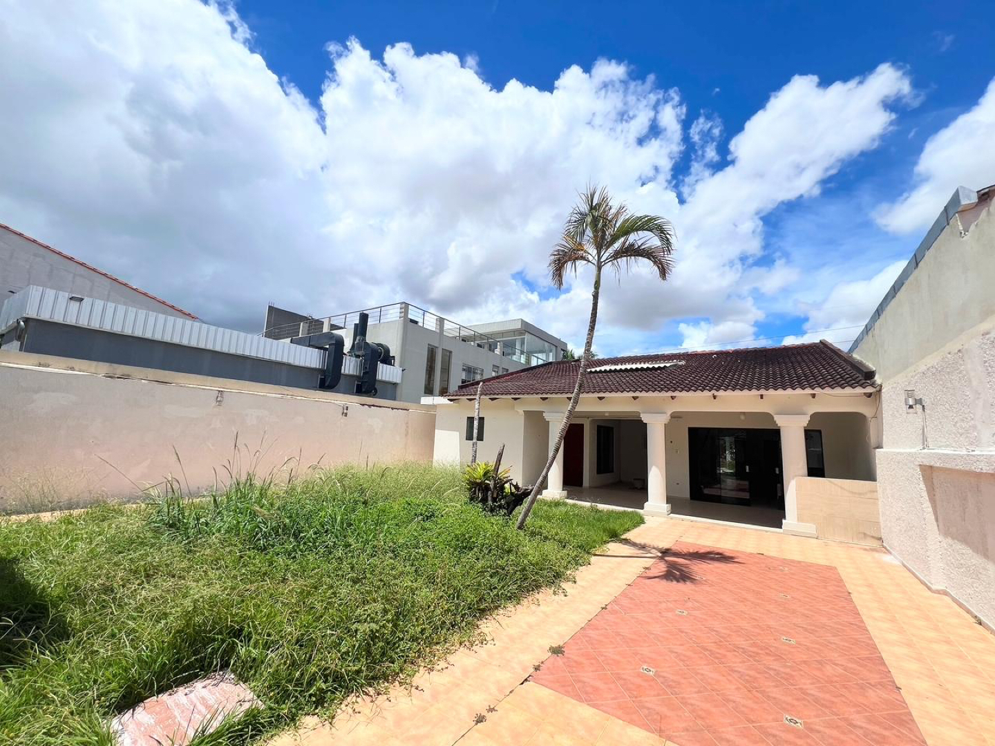 Terreno en VentaAV. BENI CASA COMO TERRENO EN VENTA    Foto 5