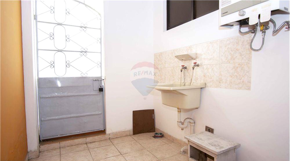 Departamento en Aranjuez en Cochabamba 2 dormitorios 1 baños 1 parqueos Foto 3