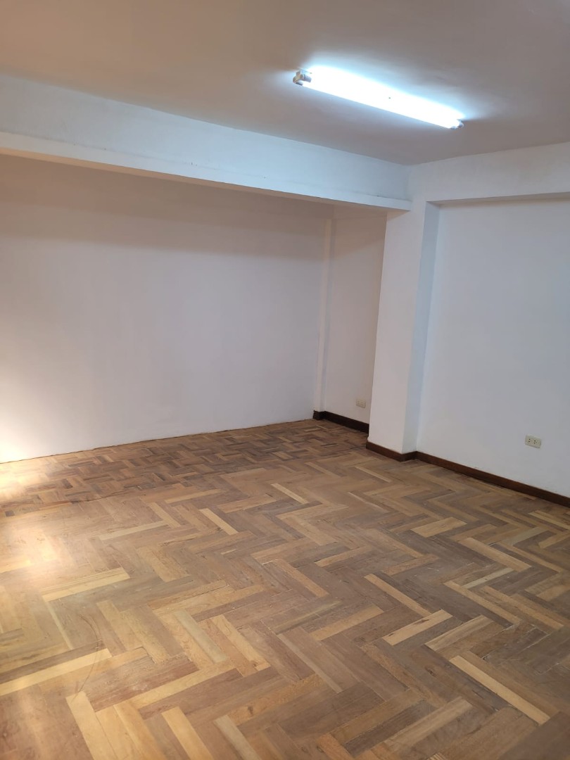 Casa en AlquilerSOPOCACHI -  CASA EN ALQUILER O VENTA -  PARA OFICINAS - 3 PLANTAS  21 dormitorios 5 baños 5 parqueos Foto 9