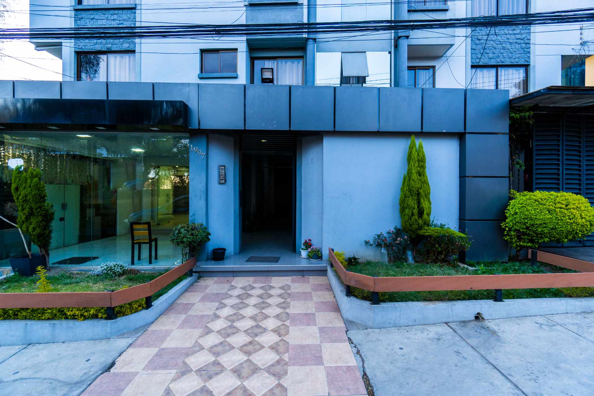 Edificio PROPIEDAD COMERCIAL EN VENTA  ZONA QUERU QUERU - AV. MELCHOR URQUIDI Foto 8