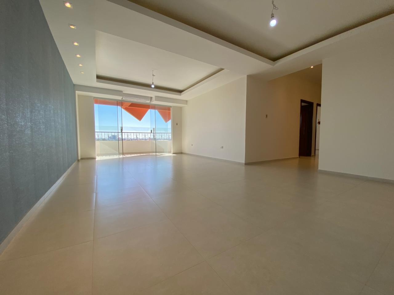 Departamento en Entre 3er y 4to anillo Norte en Santa Cruz de la Sierra 3 dormitorios 3 baños 2 parqueos Foto 1