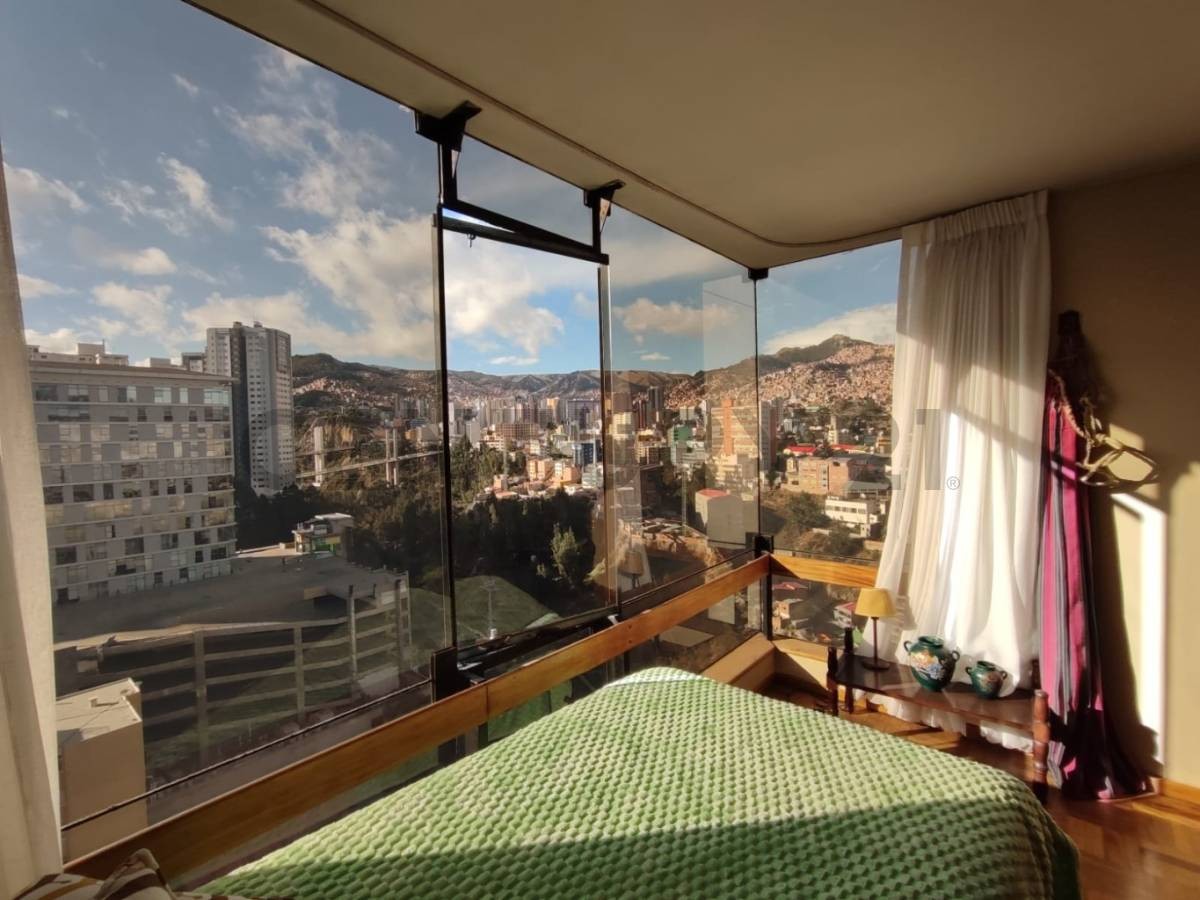 Departamento en San Jorge en La Paz 2 dormitorios 3 baños 1 parqueos Foto 10