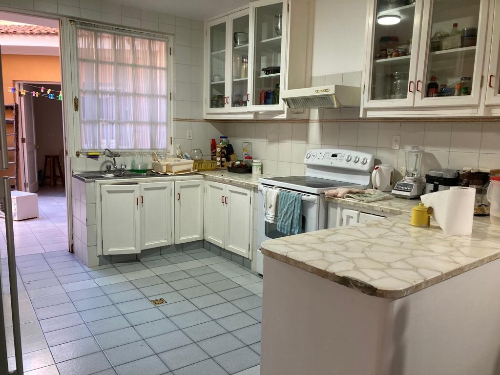 Casa en Achumani en La Paz 3 dormitorios 4 baños 2 parqueos Foto 3
