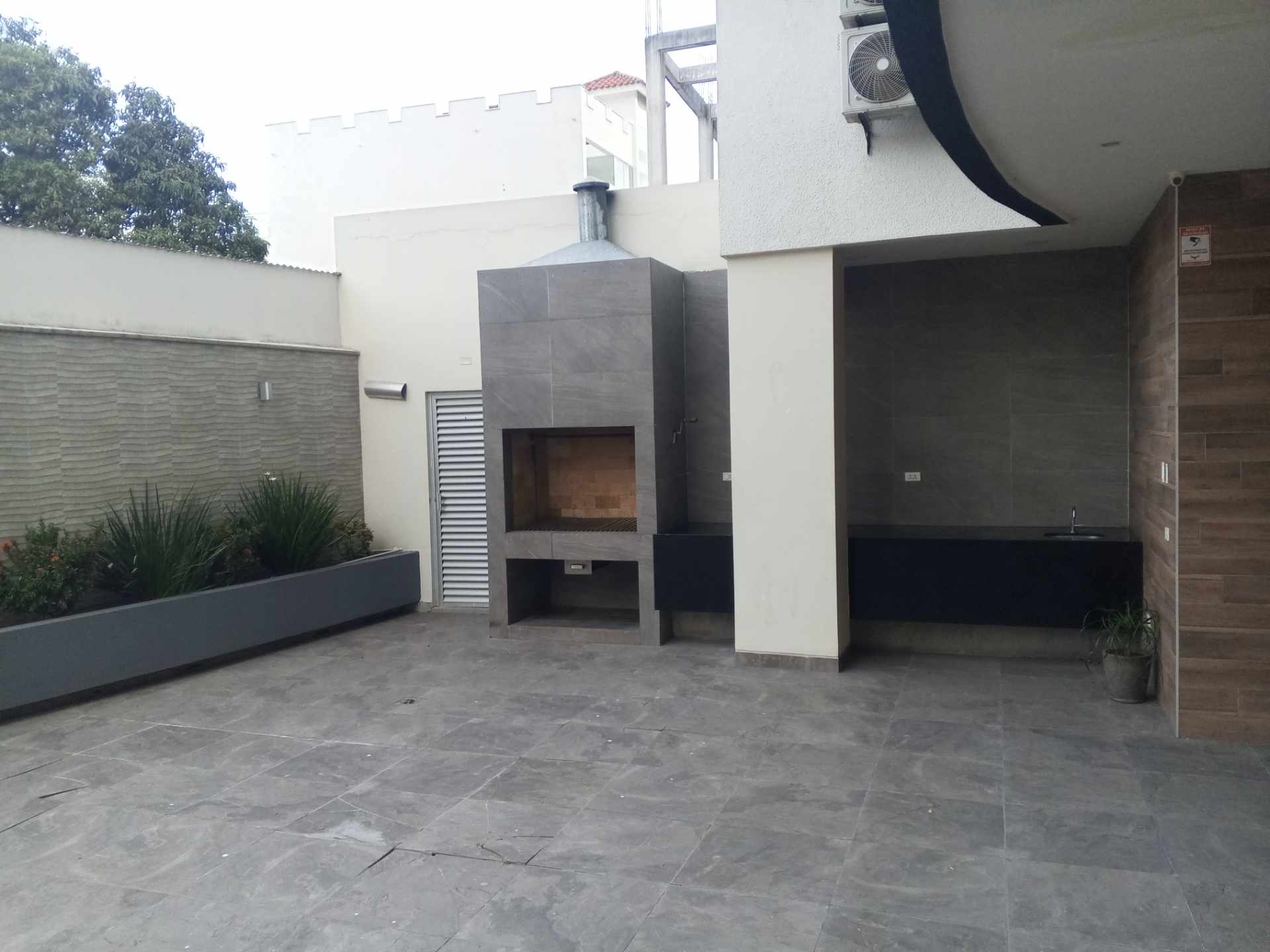 Departamento en AlquilerCondominio Altos del Sur, Zona Sur, entre Av. Irala y Av. Las Américas, cerca del Parque Urbano.  1 dormitorios 1 baños  Foto 14
