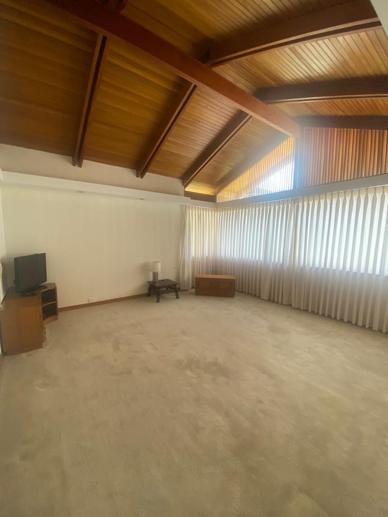 Casa Linda Casa Vacía en Alquiler o Venta
4 dormitorios en suite, Zona Irpavi
 Foto 5