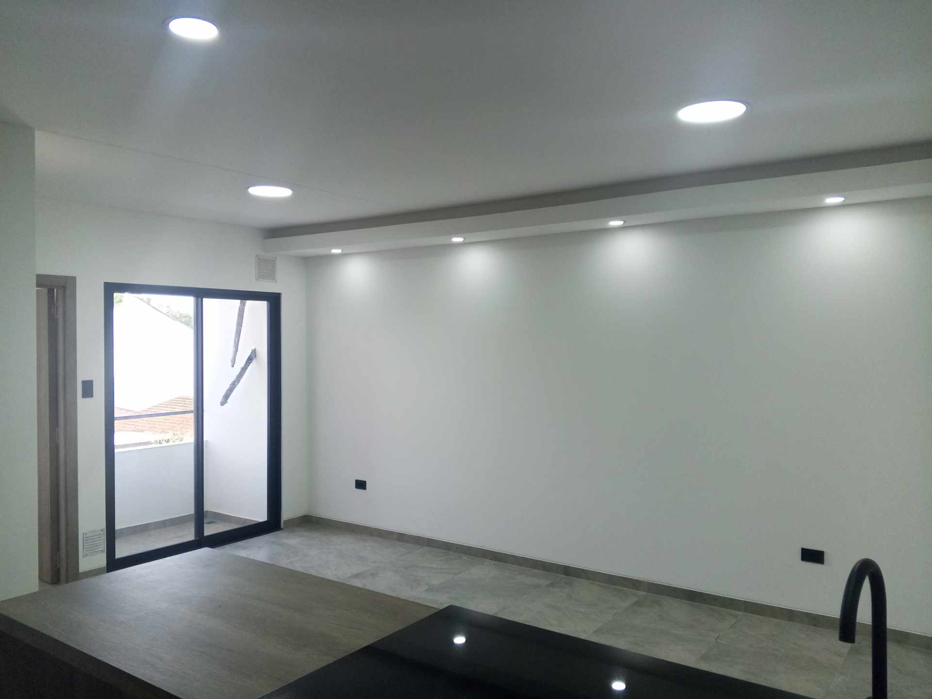 Departamento en Alquiler[CONDOMINIO TWIST| URBARI] ALQUILER SIN MUEBLES: DEPARTAMENTO 1 DORMITORIO CON BALCON A ESTRENAR Foto 5