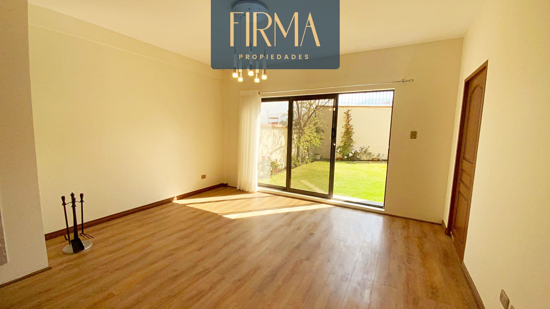 Casa en VentaLas Lomas de Achumani  3 dormitorios 3 baños 2 parqueos Foto 17